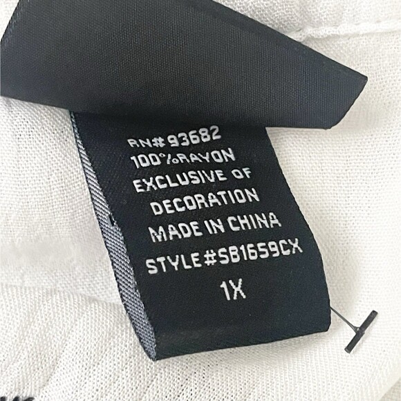 Liv Los Angeles White Embroidered Top Plus Size 1X Long Sleeve Black Flowers - Picture 11 of 14